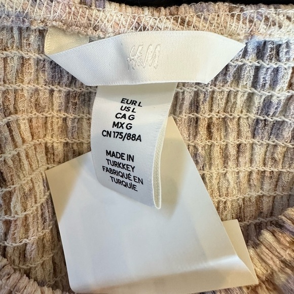 6/$20 H&M Textured Knit Dress in Cream and Tan with smocking NWT Large - Picture 7 of 8
